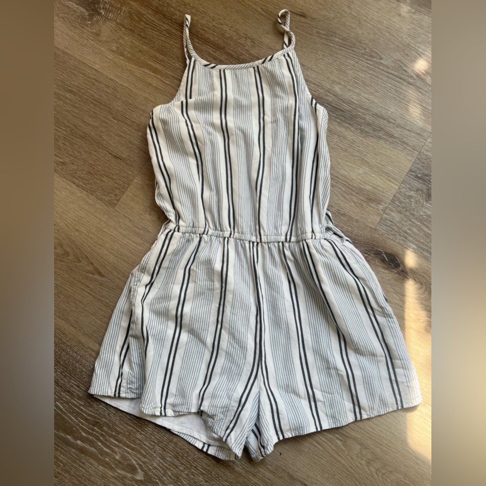 Girls Abercrombie shorts romper size 11/12